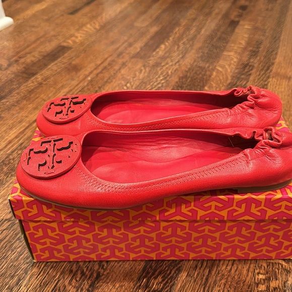 Tory Burch Reva tumbled leather flats - Picture 2 of 5